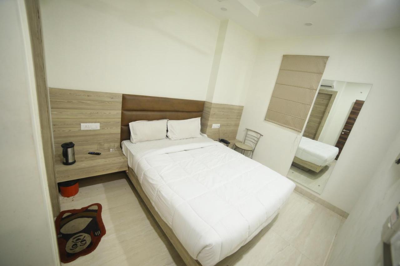 Hotel Shri Ram Residency Агра Экстерьер фото